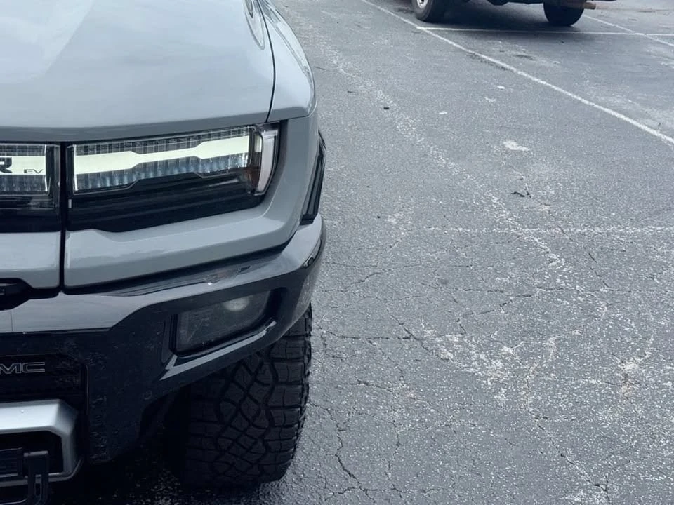 2024 GMC Hummer EV - Image 9 of 20