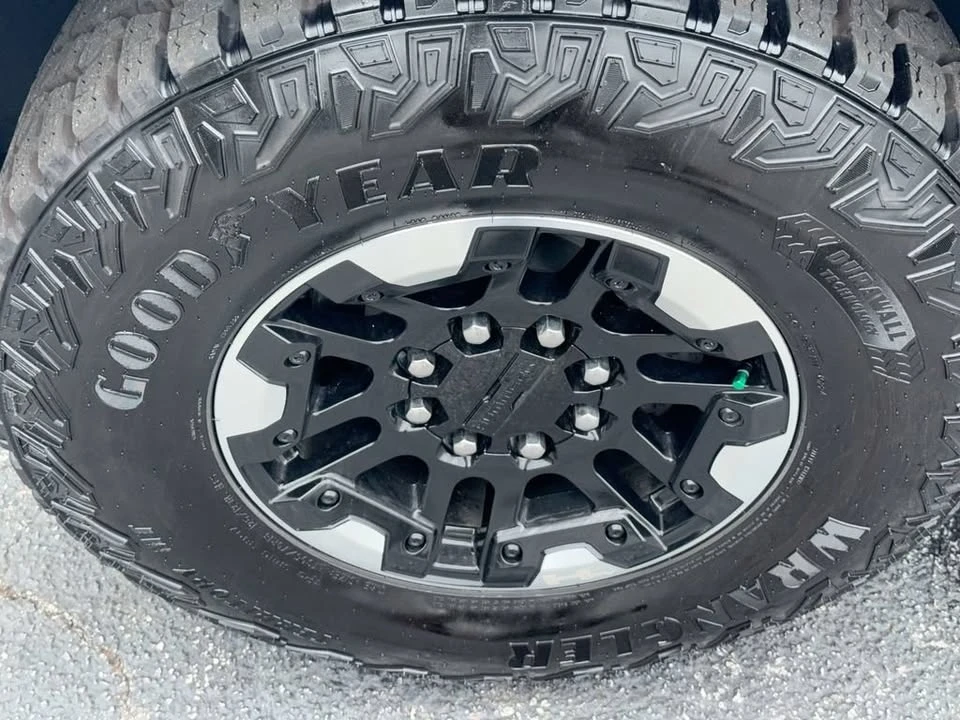 2024 GMC Hummer EV - Image 11 of 20