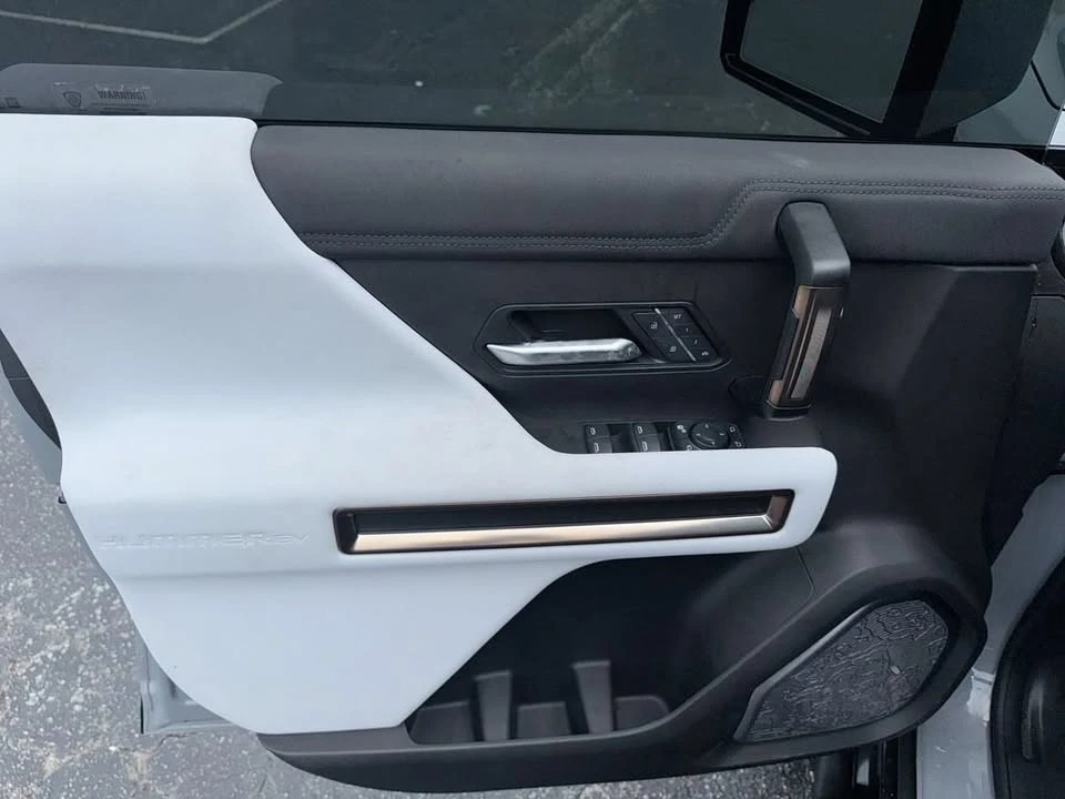 2024 GMC Hummer EV - Image 15 of 20