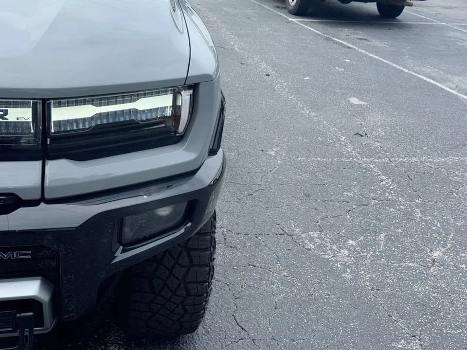 2024 GMC Hummer EV - Image 9 of 20