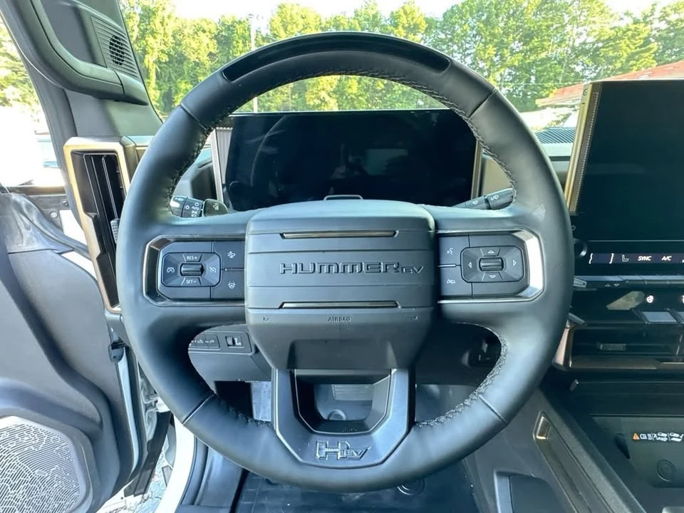2024 GMC Hummer EV - Image 15 of 20
