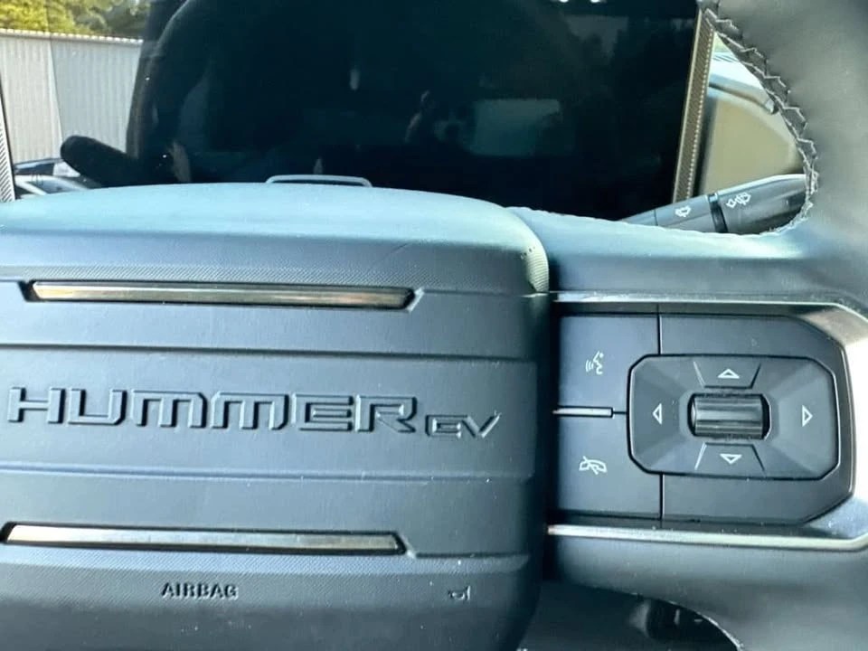 2024 GMC Hummer EV - Image 17 of 20