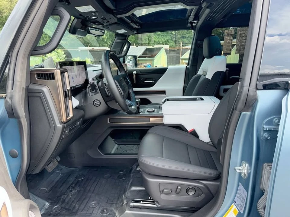 2024 GMC Hummer EV - Image 12 of 20