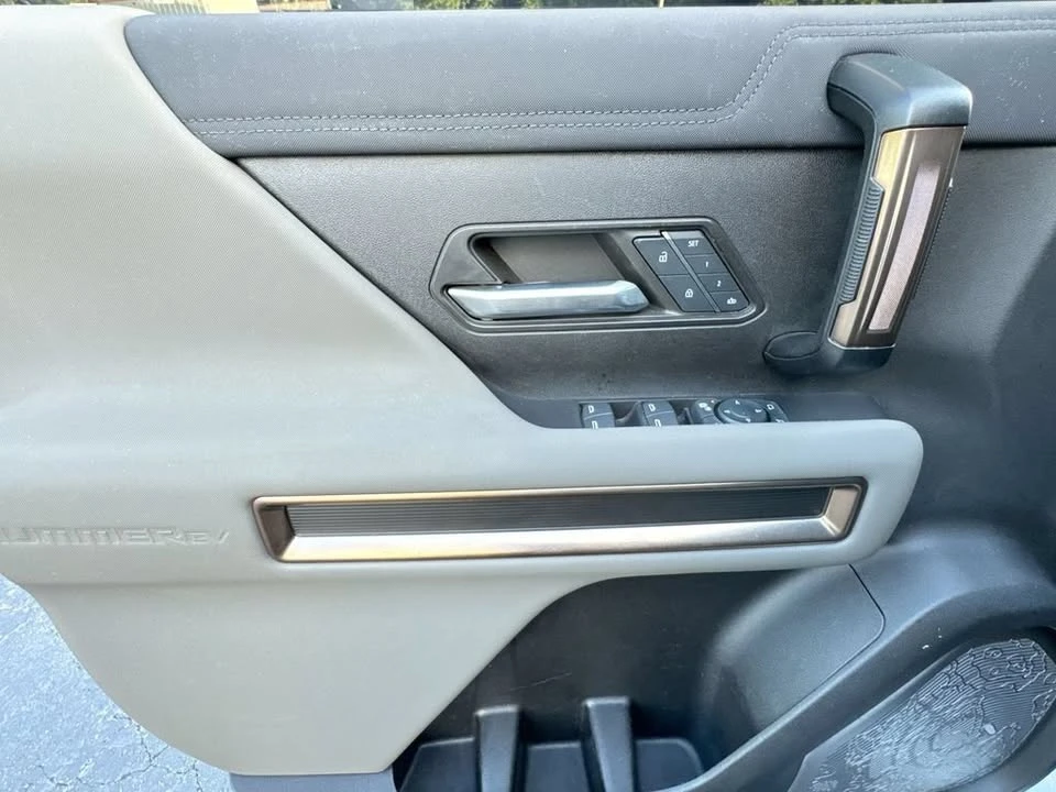 2024 GMC Hummer EV - Image 14 of 20
