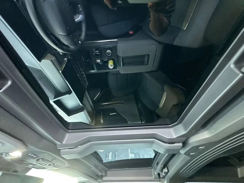 2024 GMC Hummer EV - Image 19 of 20