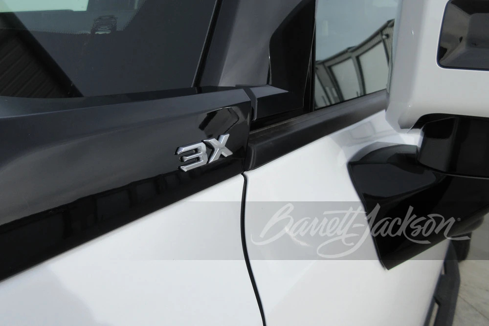 2024 GMC Hummer EV - Image 14 of 26