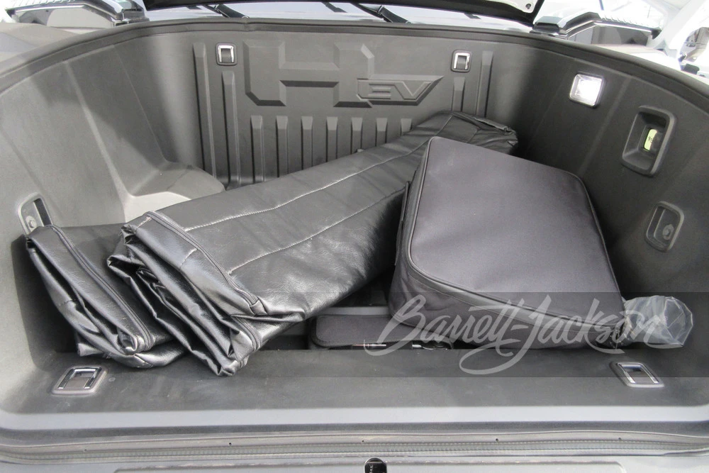 2024 GMC Hummer EV - Image 15 of 26