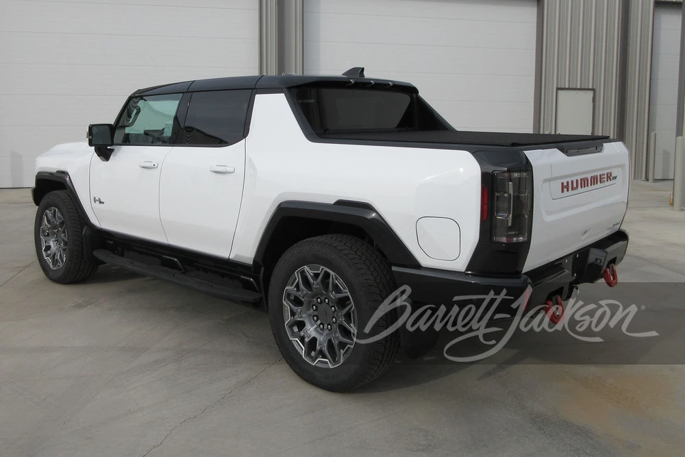 2024 GMC Hummer EV - Image 25 of 26