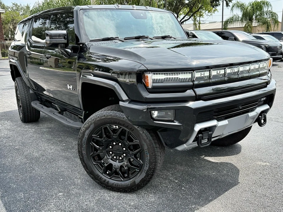 2024 GMC Hummer EV - Image 6 of 12