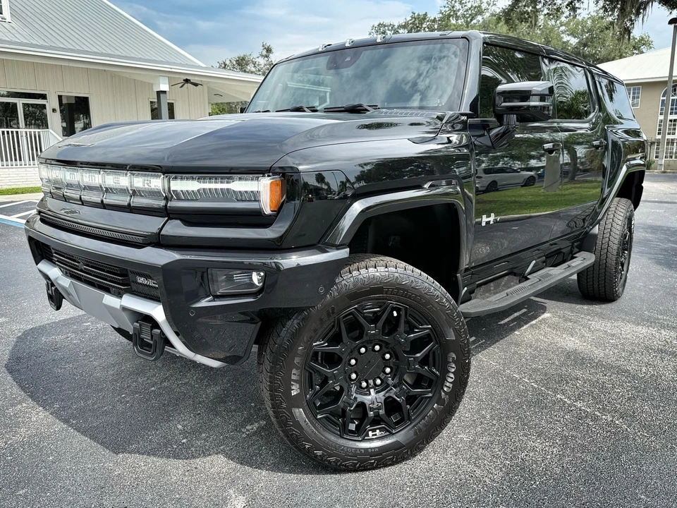 2024 GMC Hummer EV - Image 3 of 12