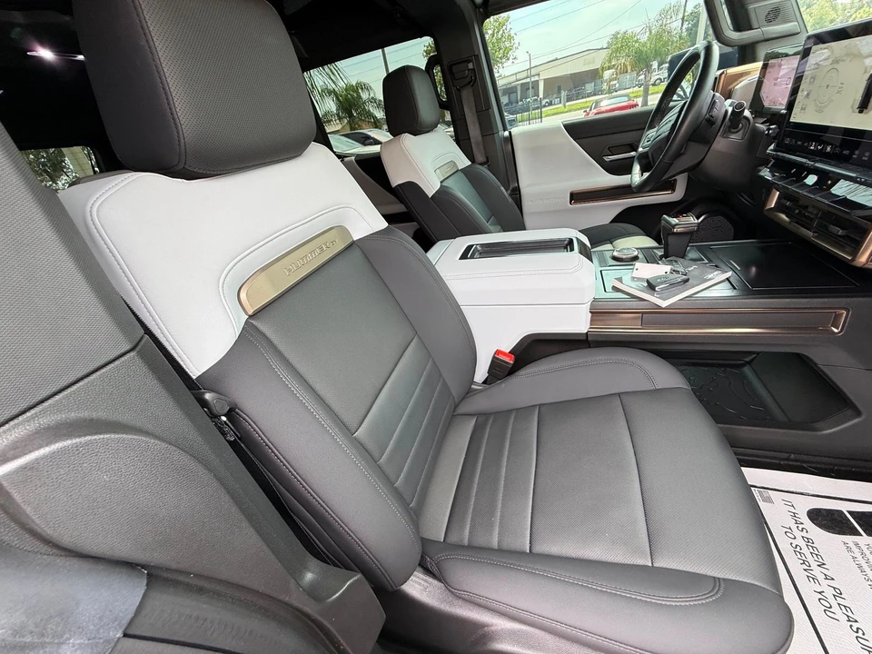 2024 GMC Hummer EV - Image 7 of 12