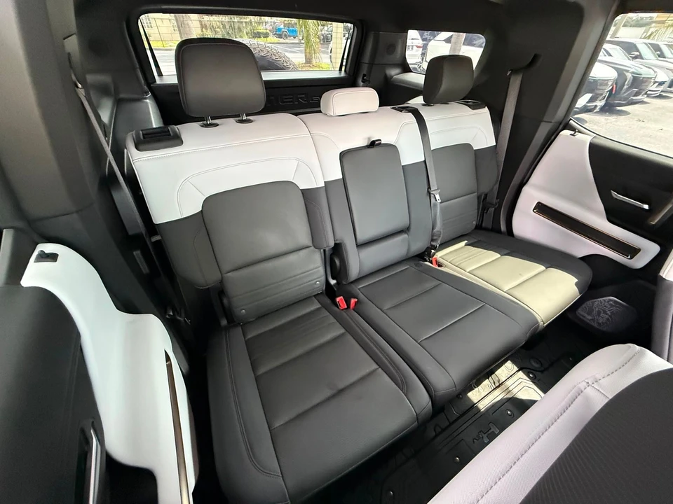 2024 GMC Hummer EV - Image 5 of 12