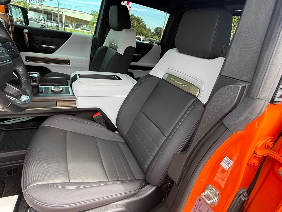 2024 GMC Hummer EV - Image 10 of 12