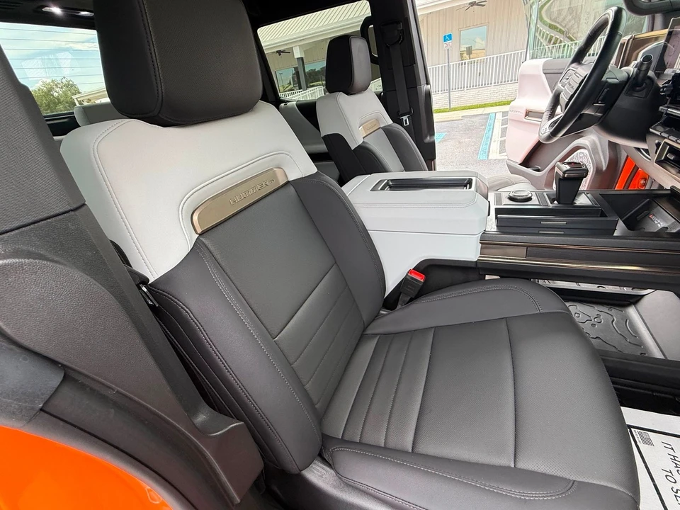 2024 GMC Hummer EV - Image 12 of 12
