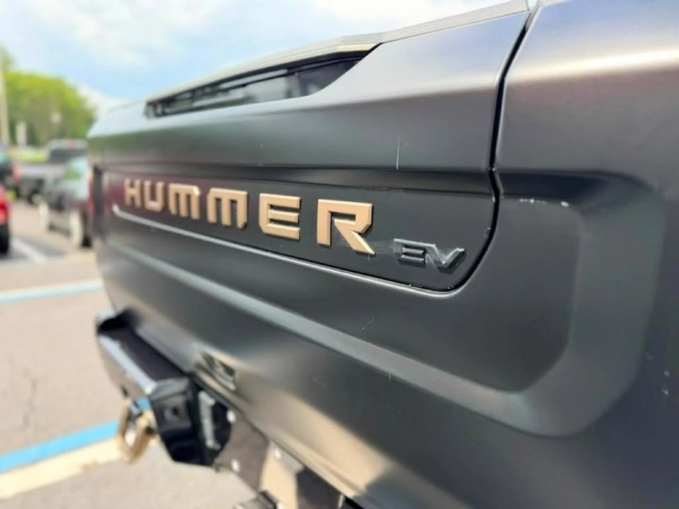 2024 GMC Hummer EV - Image 14 of 19
