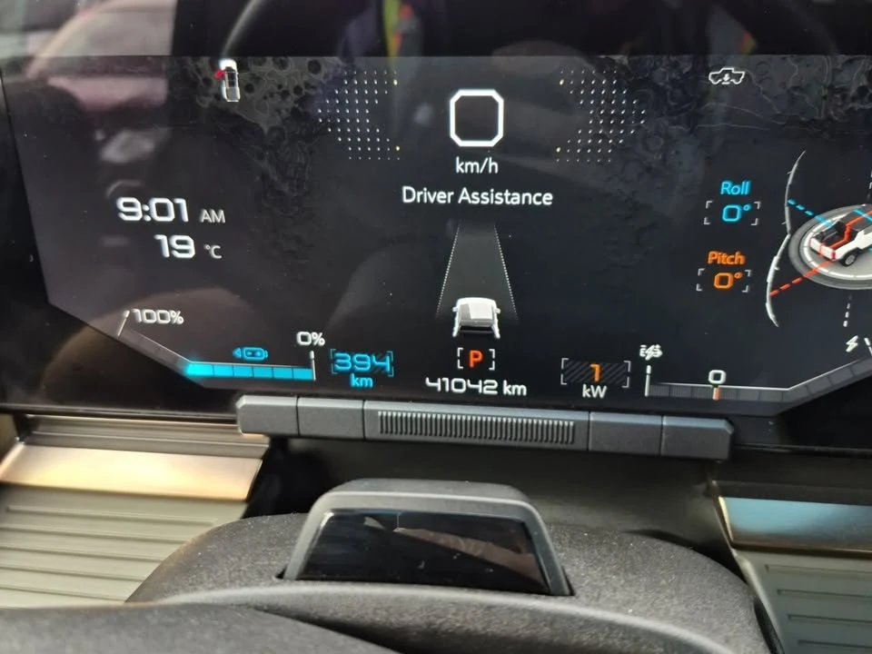 2024 GMC Hummer EV - Image 6 of 6