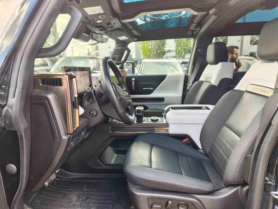 2024 GMC Hummer EV - Image 6 of 7