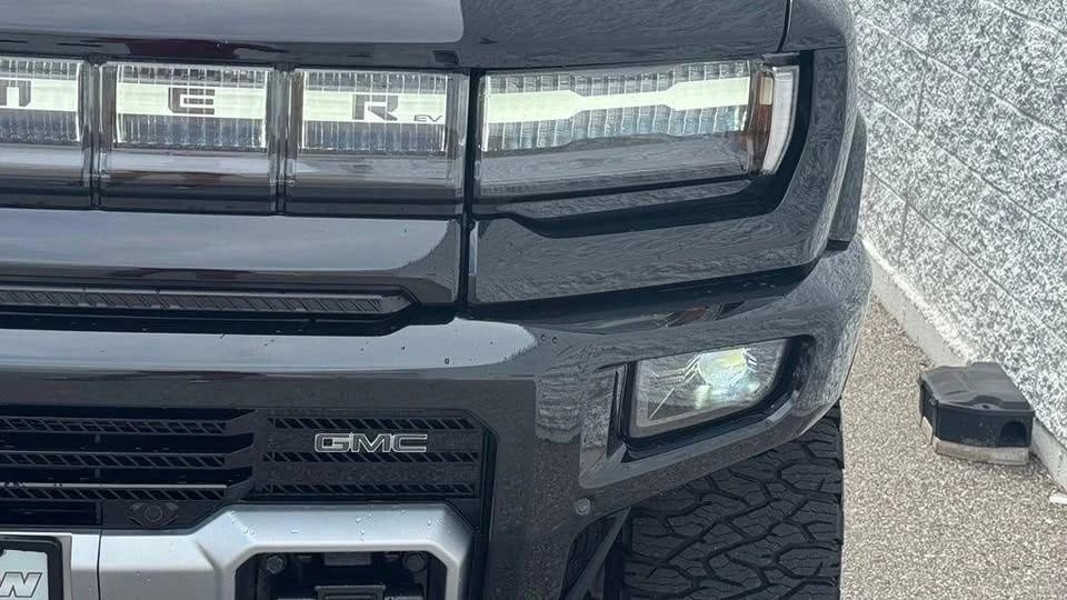 2024 GMC Hummer EV - Image 10 of 20