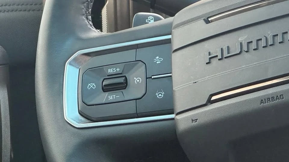 2024 GMC Hummer EV - Image 19 of 20