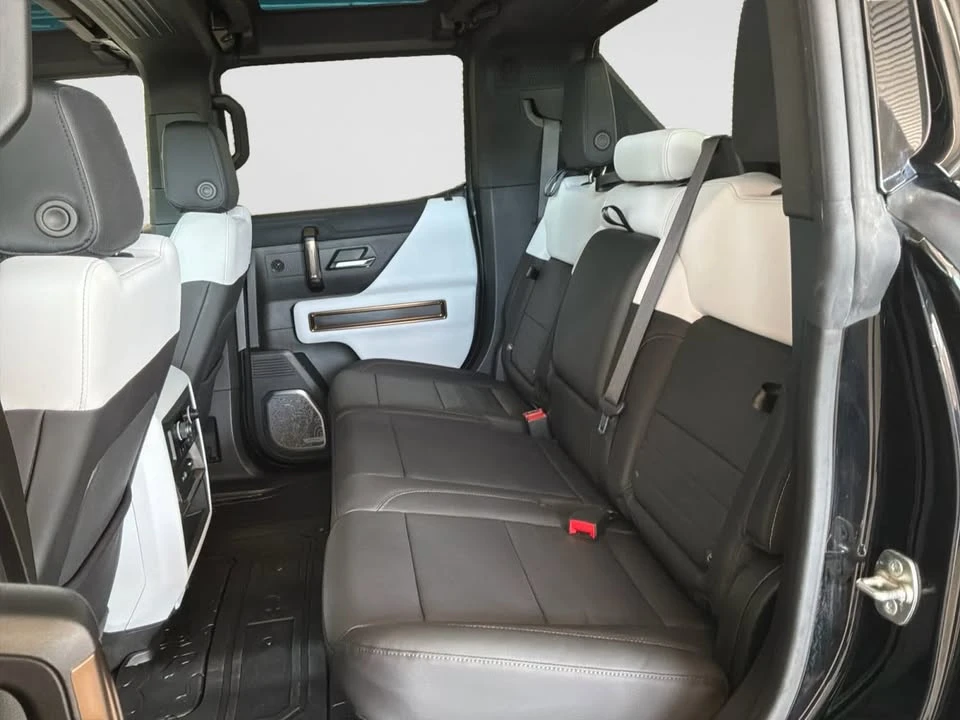 2024 GMC Hummer EV - Image 19 of 20