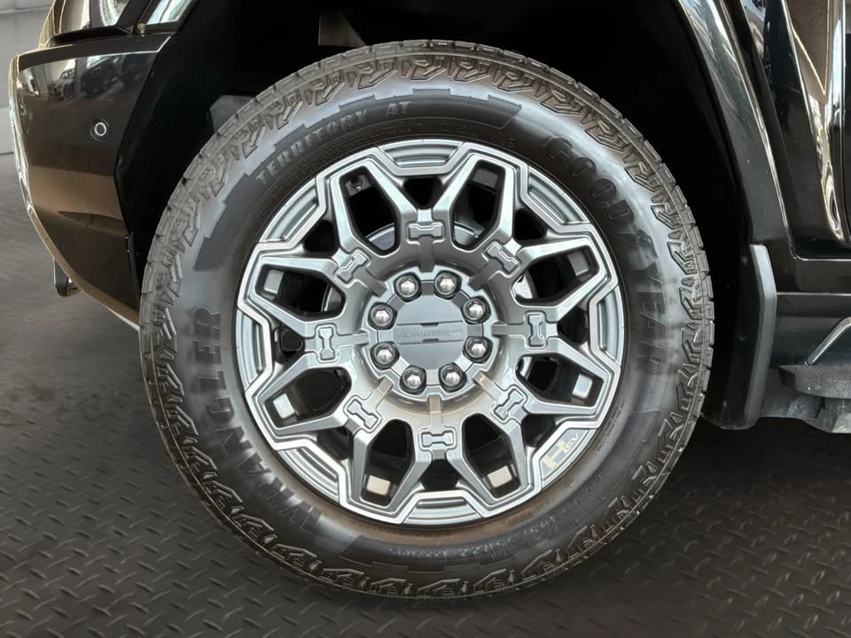 2024 GMC Hummer EV - Image 9 of 20