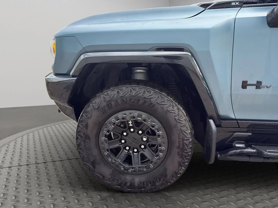 2024 GMC Hummer EV - Image 6 of 18