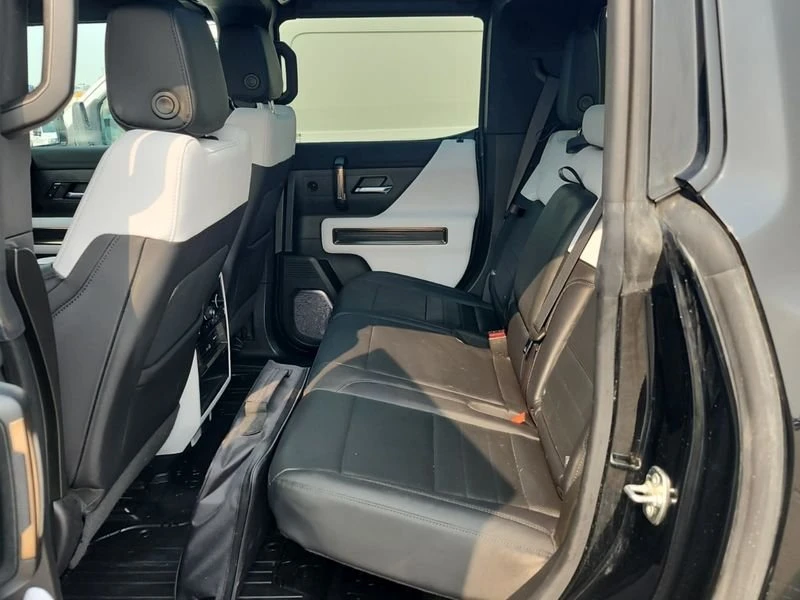 2024 GMC Hummer EV - Image 6 of 8