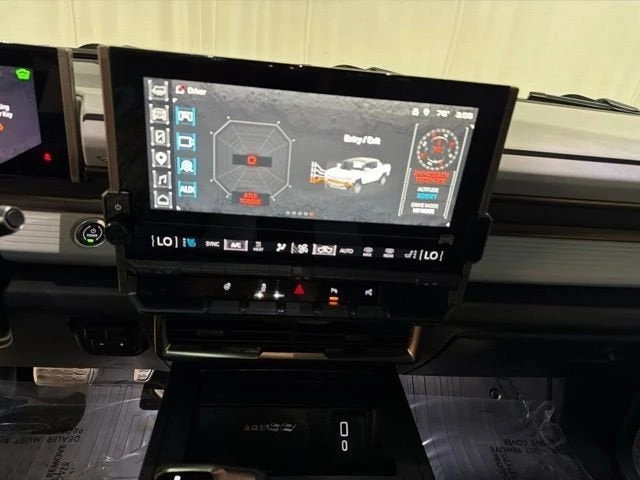 2024 GMC Hummer EV - Image 15 of 20