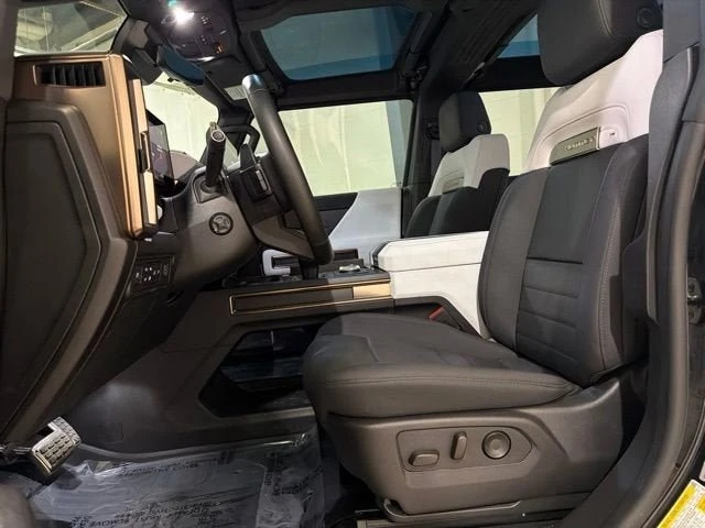 2024 GMC Hummer EV - Image 11 of 20