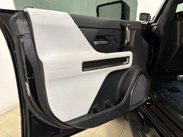 2024 GMC Hummer EV - Image 9 of 20