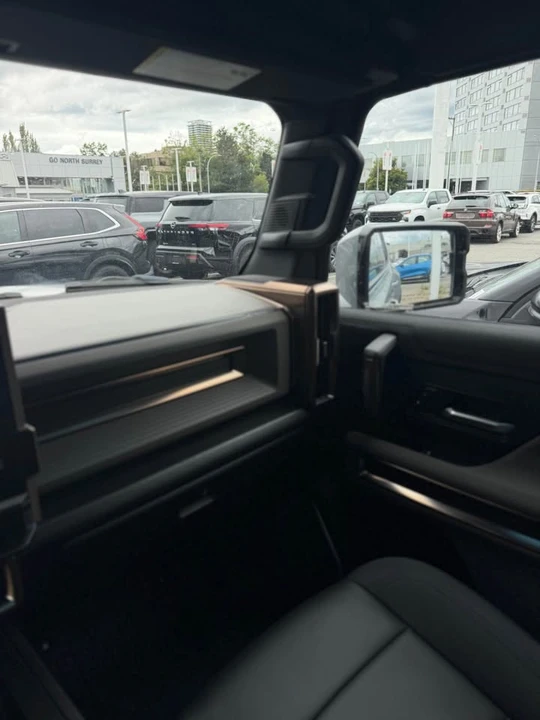 2024 GMC Hummer EV - Image 12 of 19