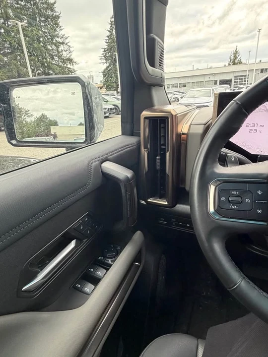2024 GMC Hummer EV - Image 6 of 19
