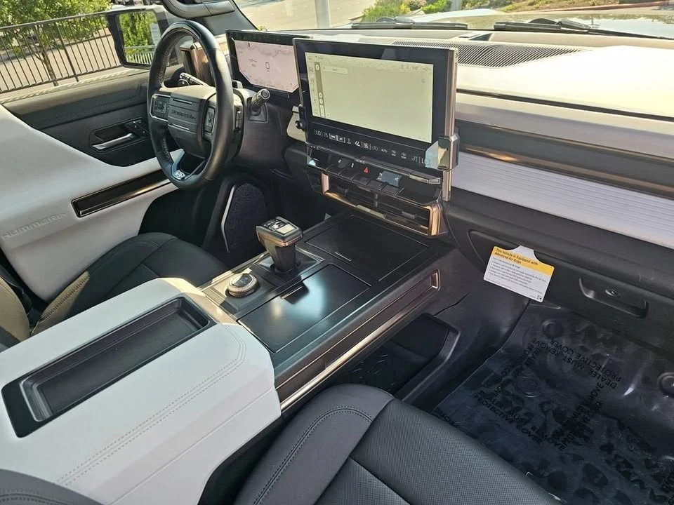 2024 GMC Hummer EV - Image 7 of 16
