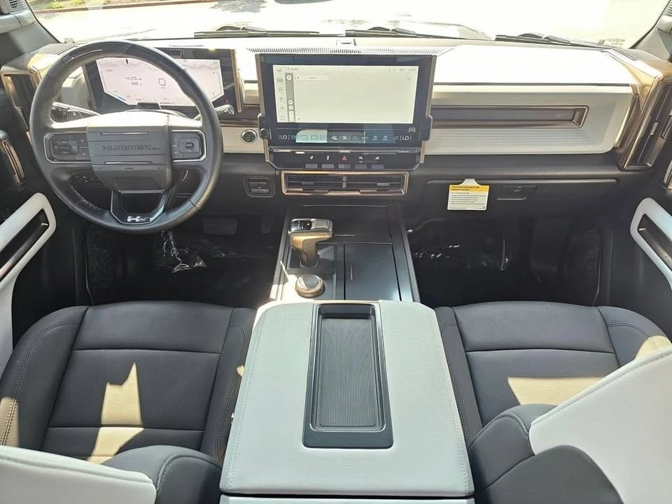 2024 GMC Hummer EV - Image 15 of 16