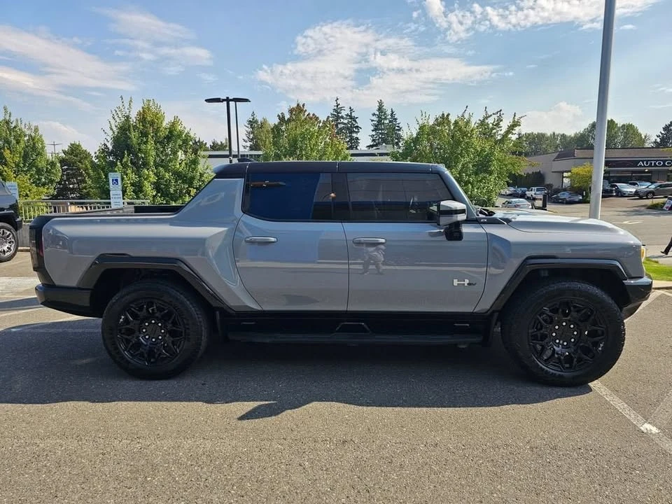 2024 GMC Hummer EV - Image 4 of 16