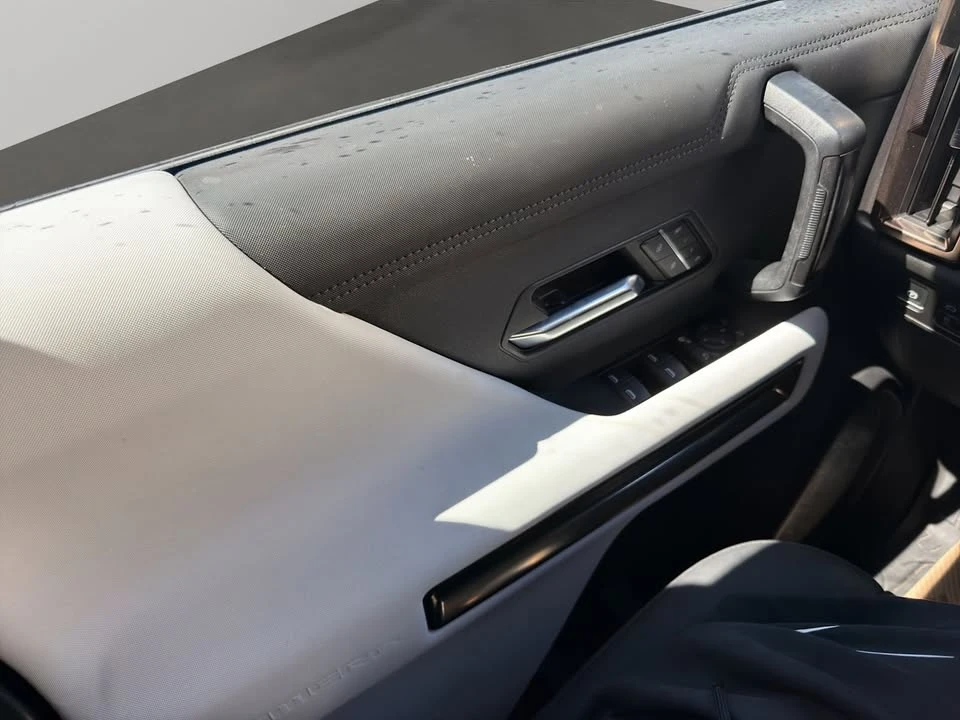 2024 GMC Hummer EV - Image 12 of 18