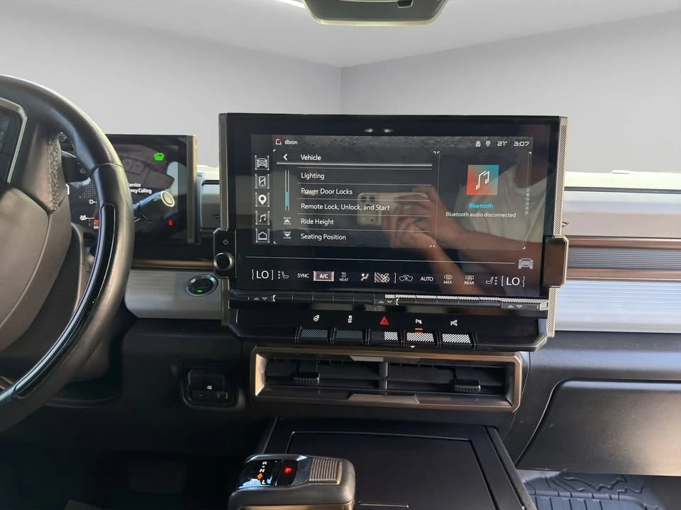 2024 GMC Hummer EV - Image 13 of 18