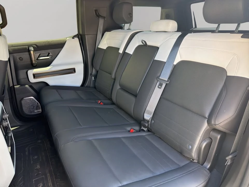 2024 GMC Hummer EV - Image 18 of 18