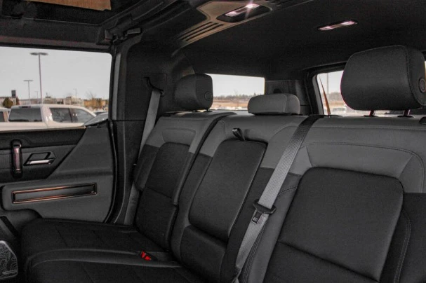 2024 GMC Hummer EV - Image 6 of 7