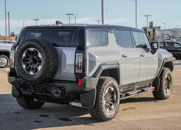 2024 GMC Hummer EV - Image 4 of 7