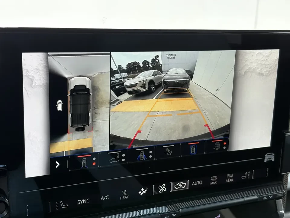 2024 GMC Hummer EV - Image 16 of 18