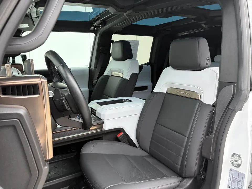 2024 GMC Hummer EV - Image 8 of 18