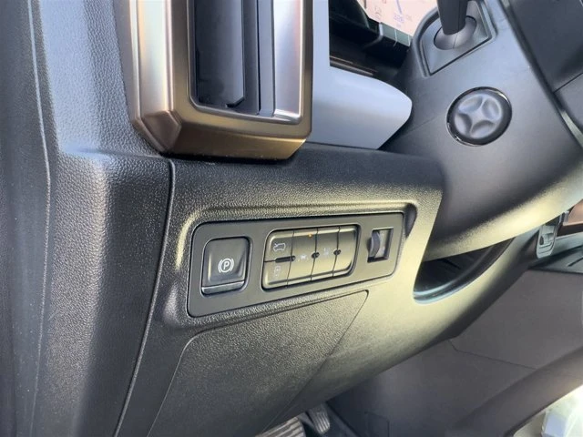 2024 GMC Hummer EV - Image 15 of 20