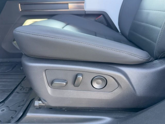 2024 GMC Hummer EV - Image 19 of 20