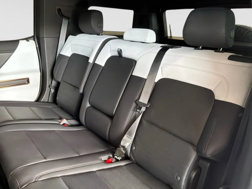 2024 GMC Hummer EV - Image 19 of 20