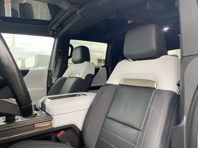 2024 GMC Hummer EV - Image 9 of 12