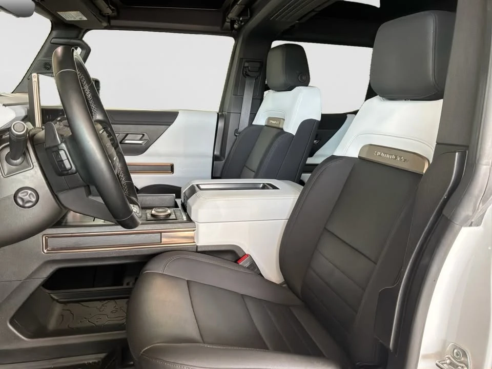 2024 GMC Hummer EV - Image 10 of 20