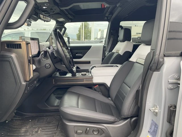 2024 GMC Hummer EV - Image 8 of 12
