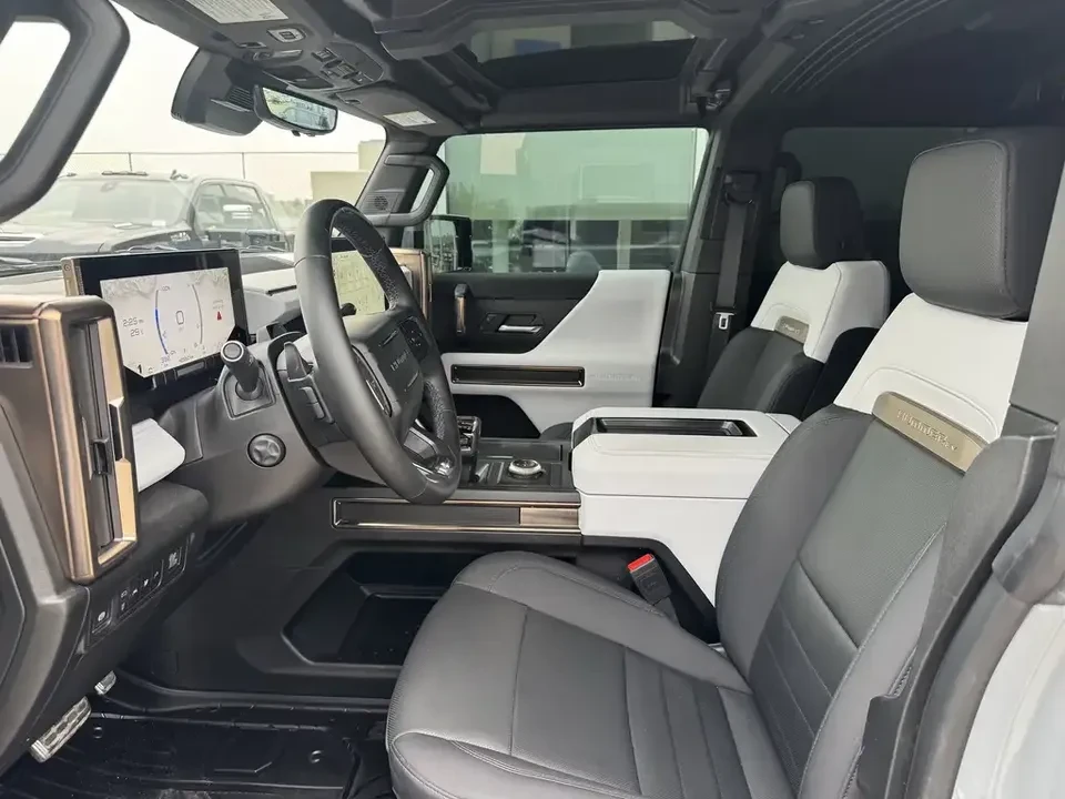 2024 GMC Hummer EV - Image 7 of 10