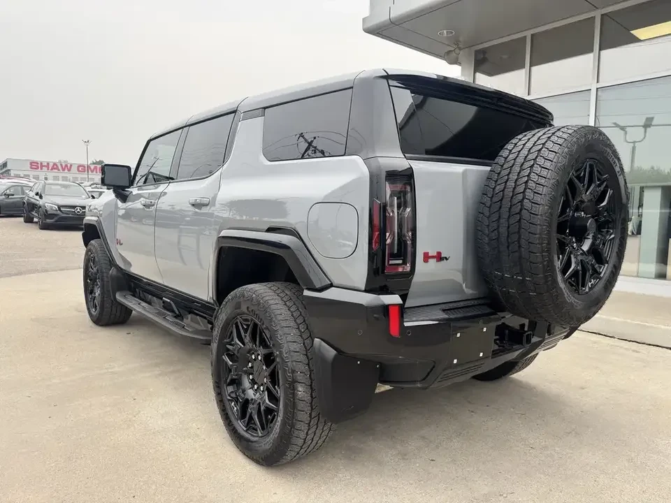 2024 GMC Hummer EV - Image 5 of 10